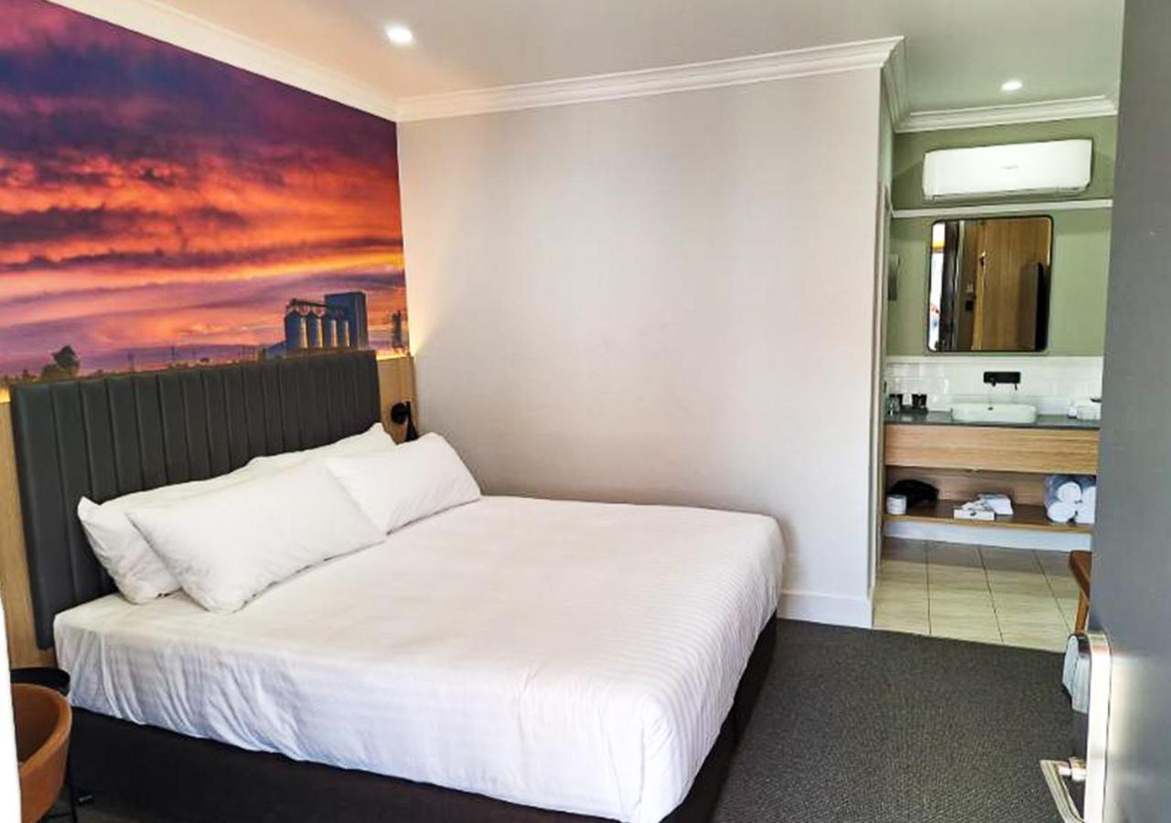 Royal Hotel-Motel Moree Bagian luar foto
